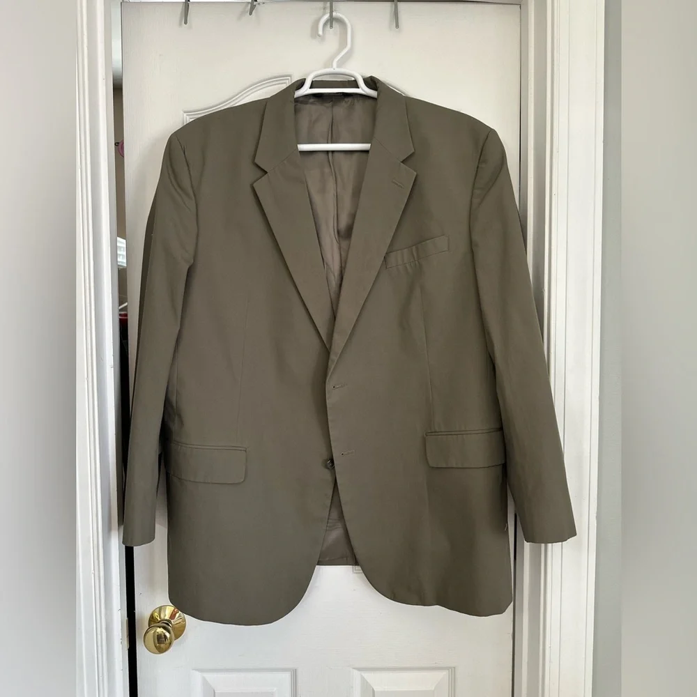 JoS. A. Bank Suit  jacket and pants 44/32